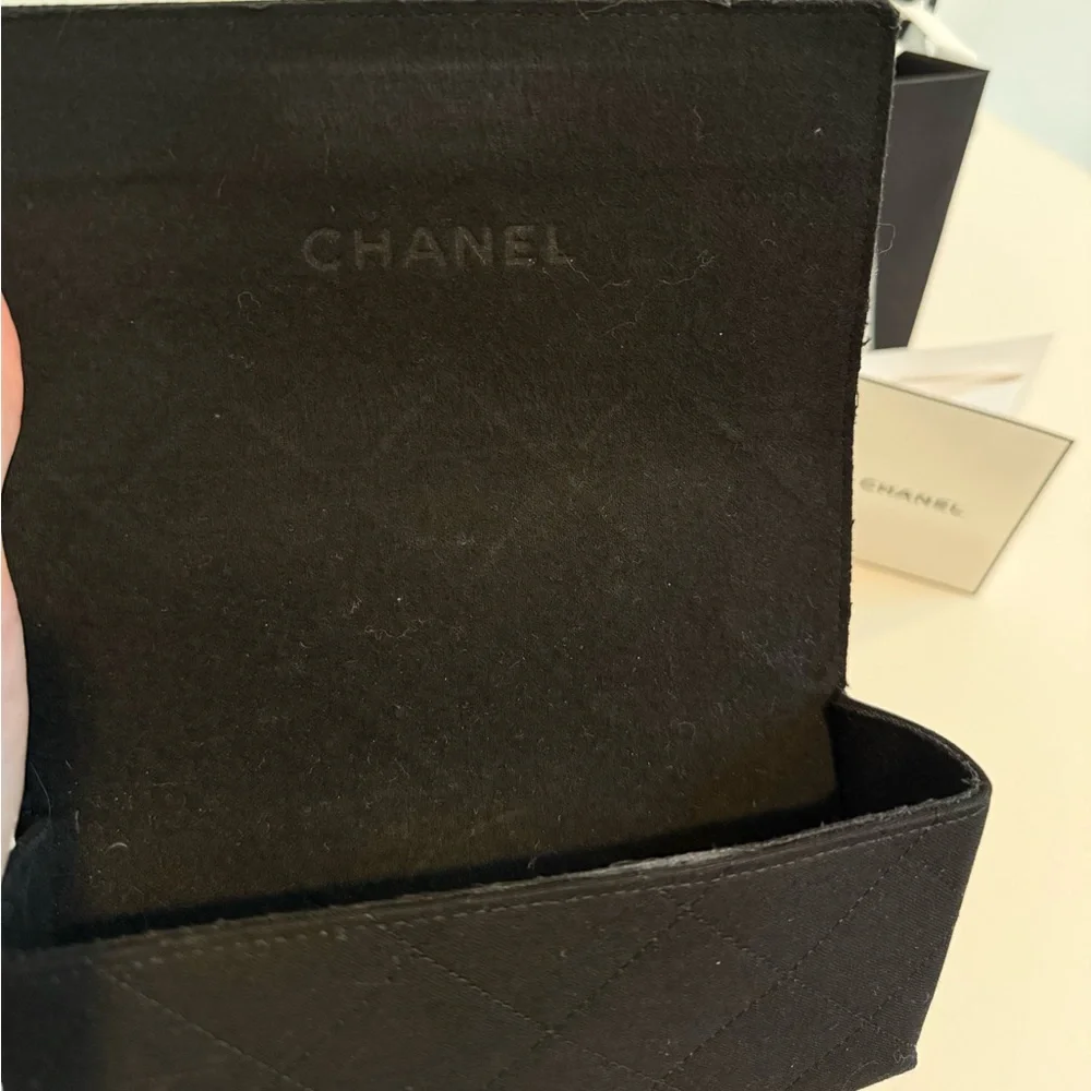 Chanel heart mirror sunglasses - Picture 9 of 11